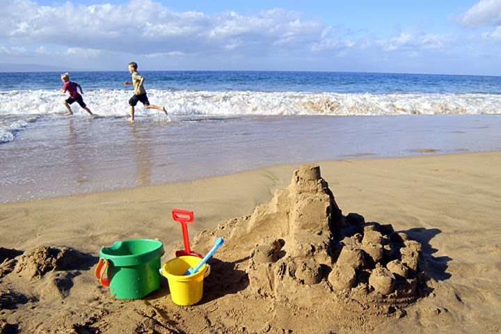 Juegos de agua y beneficios del agua para los niños